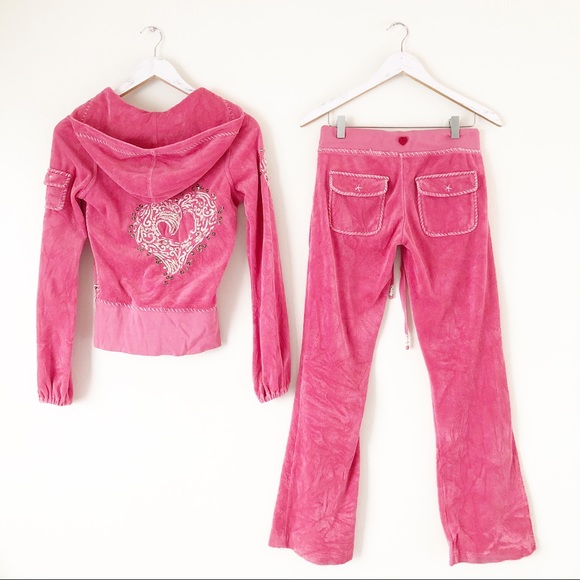 pink sweatsuit